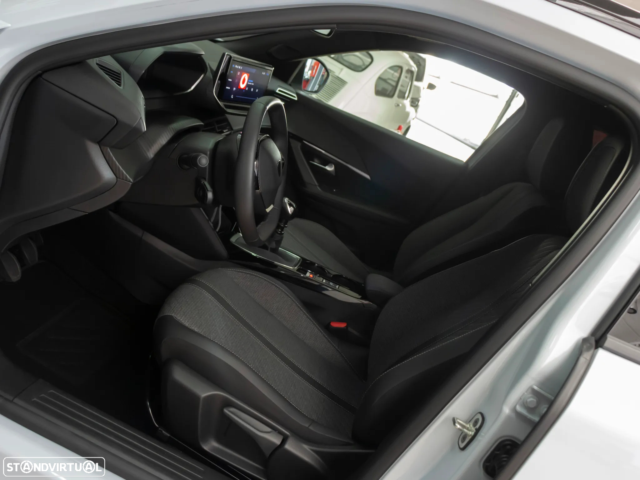 Peugeot 2008 1.2 PureTech Allure - 17