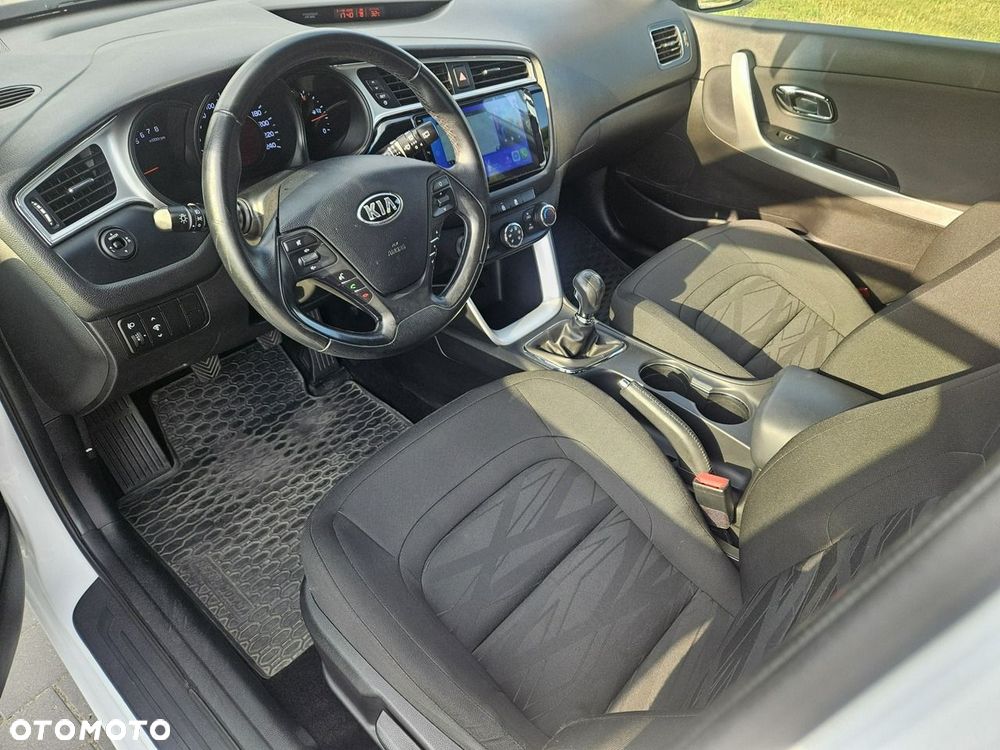 Kia Ceed - 9