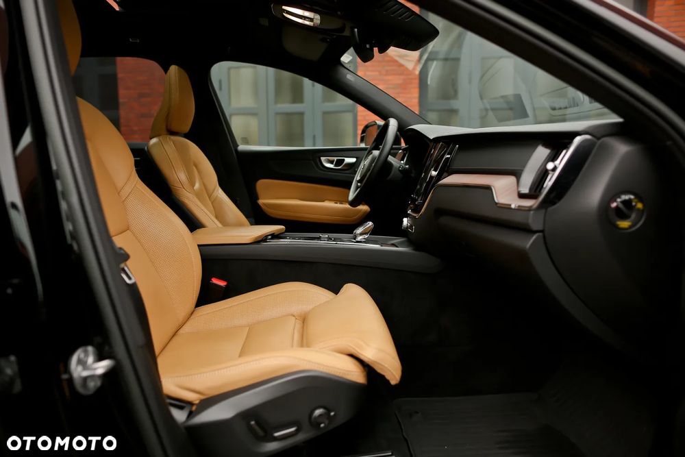 Volvo XC 60 B5 D AWD Geartronic Inscription - 25