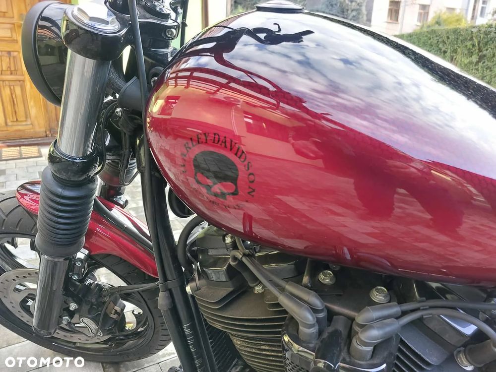 Harley-Davidson Softail Street Bob - 16