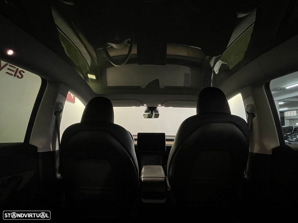 Tesla Model Y Long Range Dual Motor AWD - 5