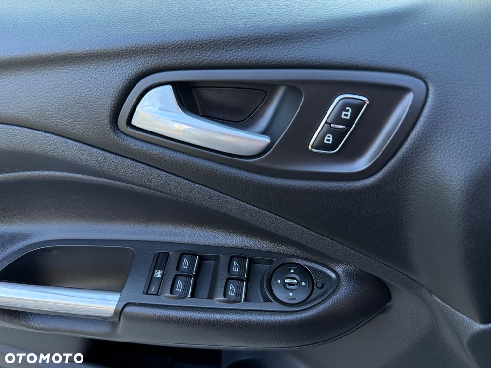 Ford Kuga - 10