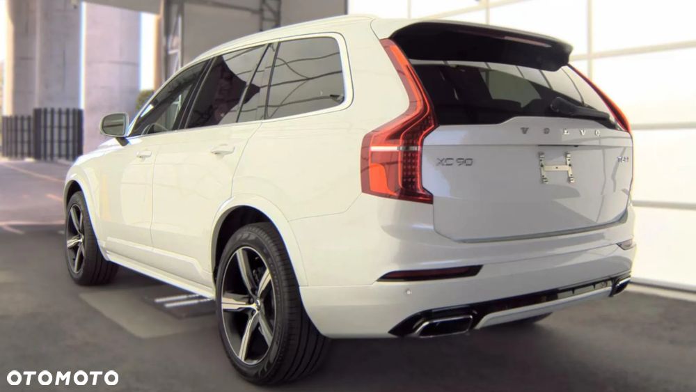 Volvo XC 90 - 7