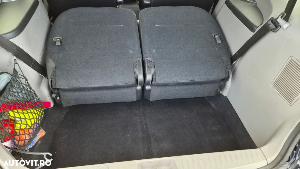 Mitsubishi Grandis 2.0 DI-D 6-Sitzer Intense - 12