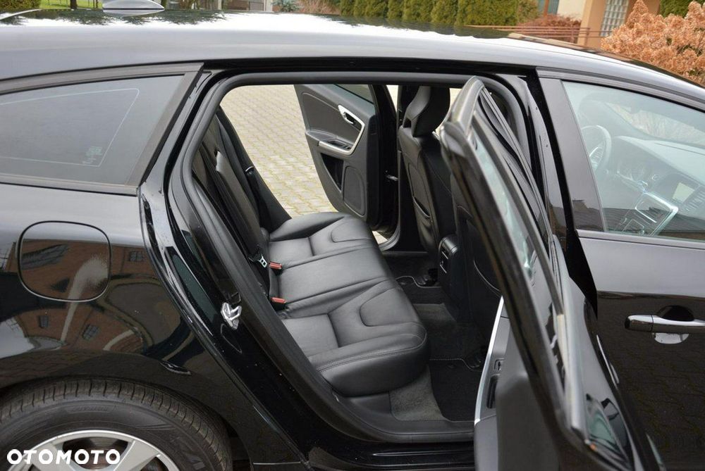 Volvo V60 D4 Geartronic Momentum Pro - 20