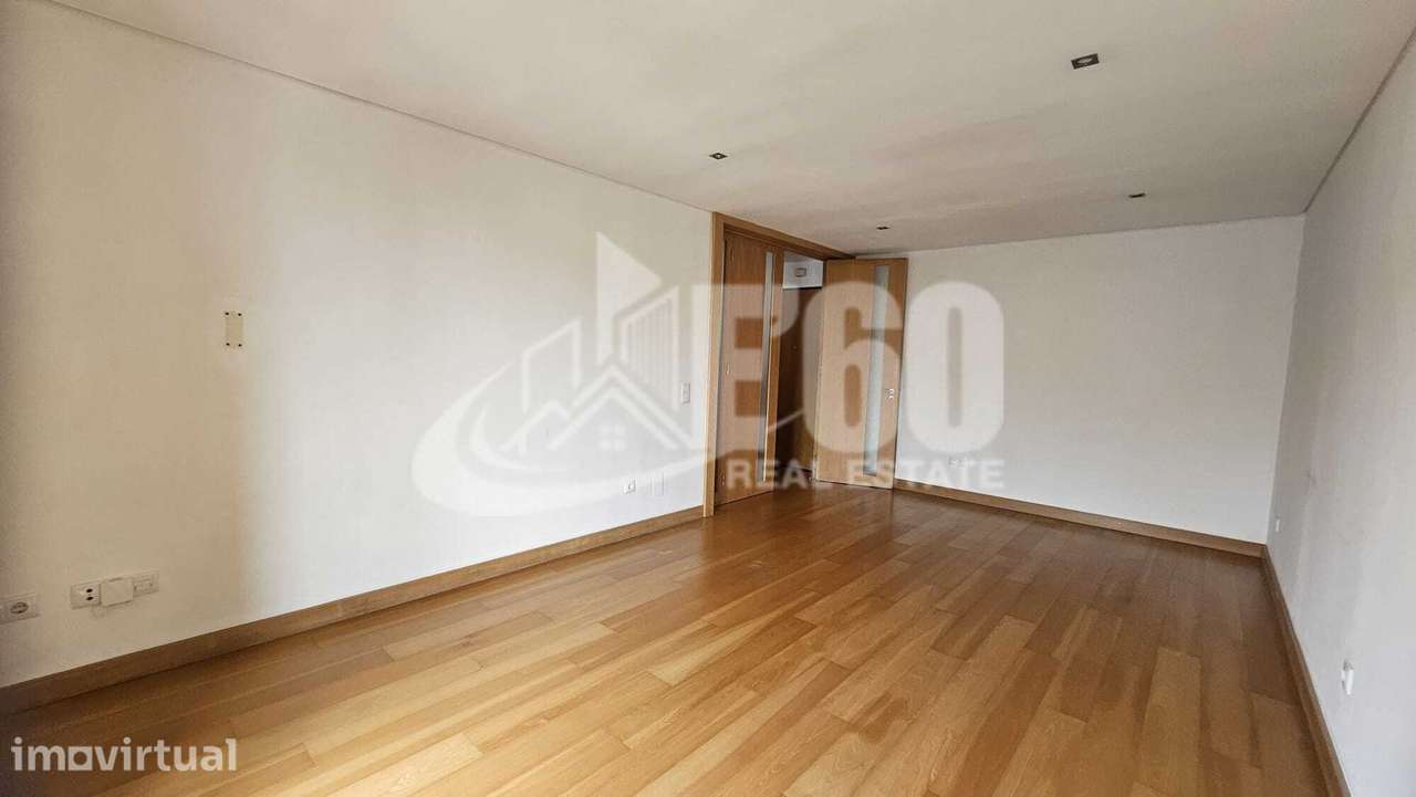 APARTAMENTO T3 DUPLEX CENTRO DE ESPINHO - Grande imagem: 2/21