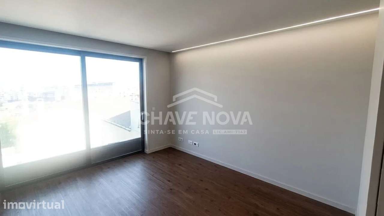 LA Apartamento T0 Novo c/Arrumo Para Venda em Matosinhos Sul - Grande imagem: 5/14