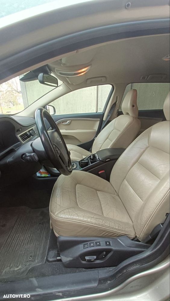 Volvo V70 2.4D Summum - 4