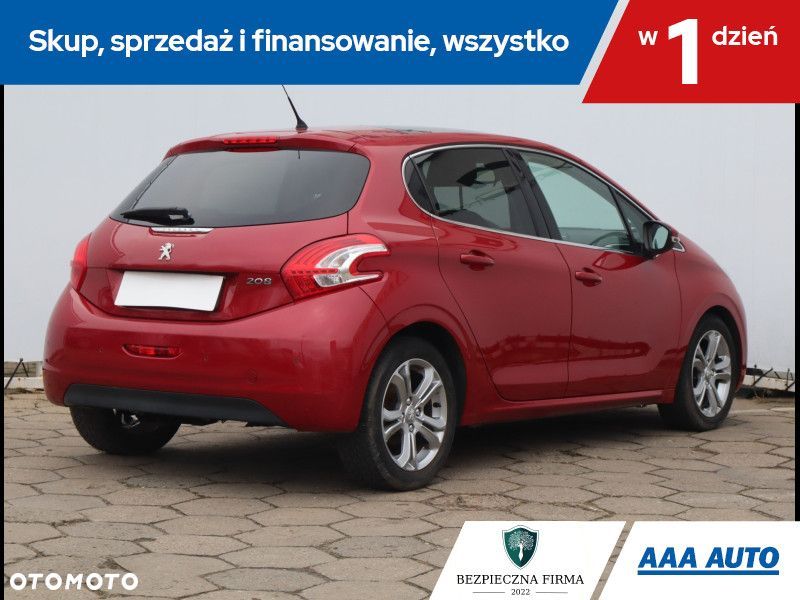 Peugeot 208 - 6