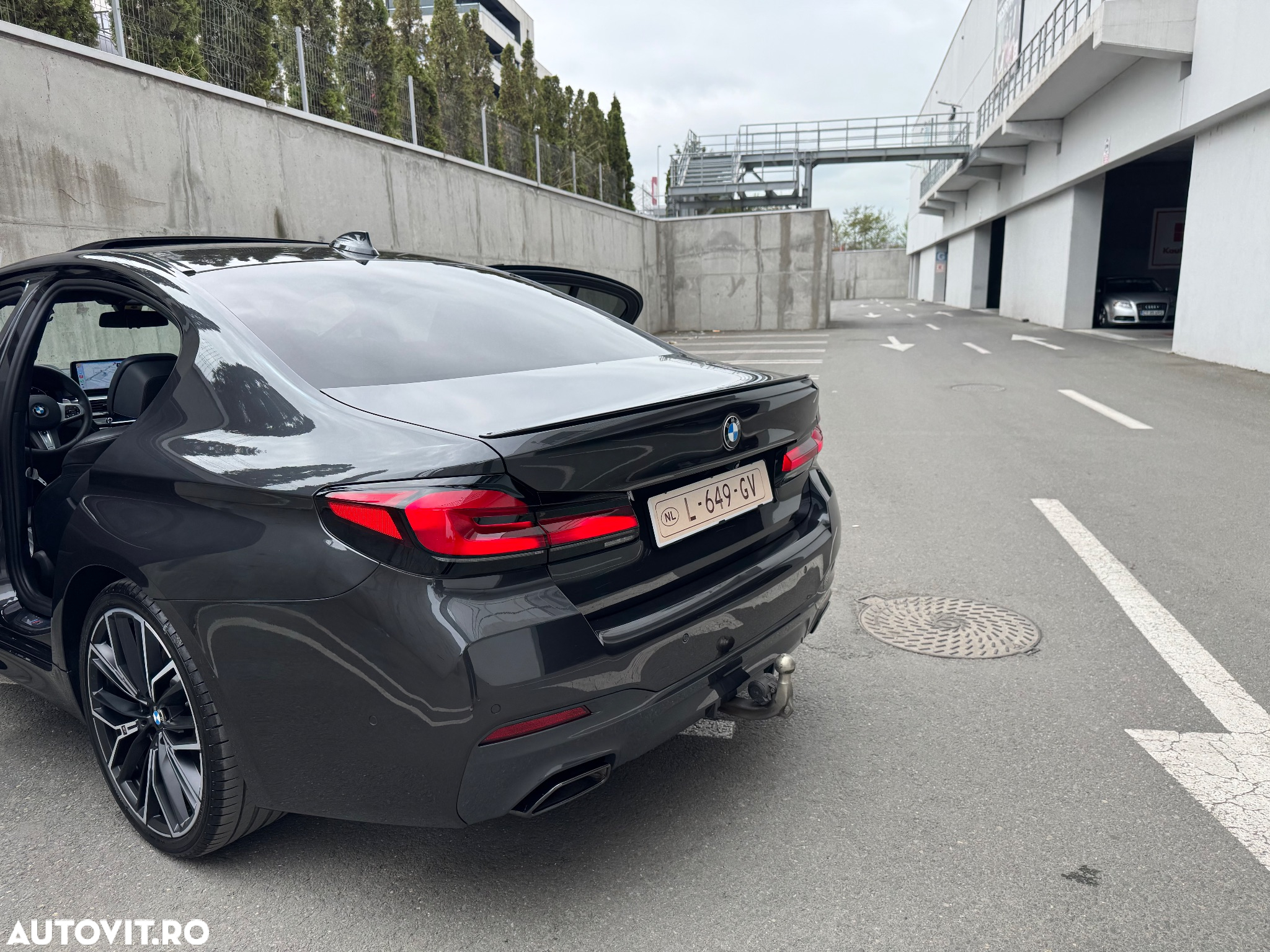 BMW Seria 5 530d xDrive AT MHEV - 12