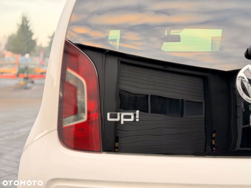 Volkswagen up! BlueMotion Technology street - 16