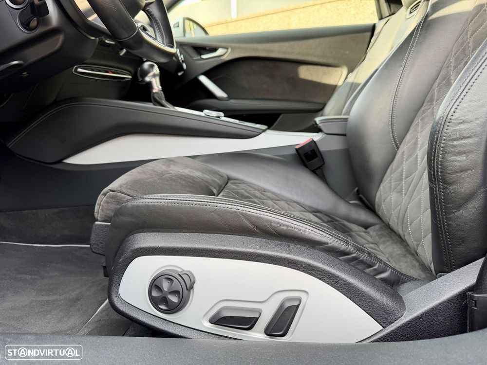 Audi TTS Roadster 2.0 TFSi quattro S Tronic - 11