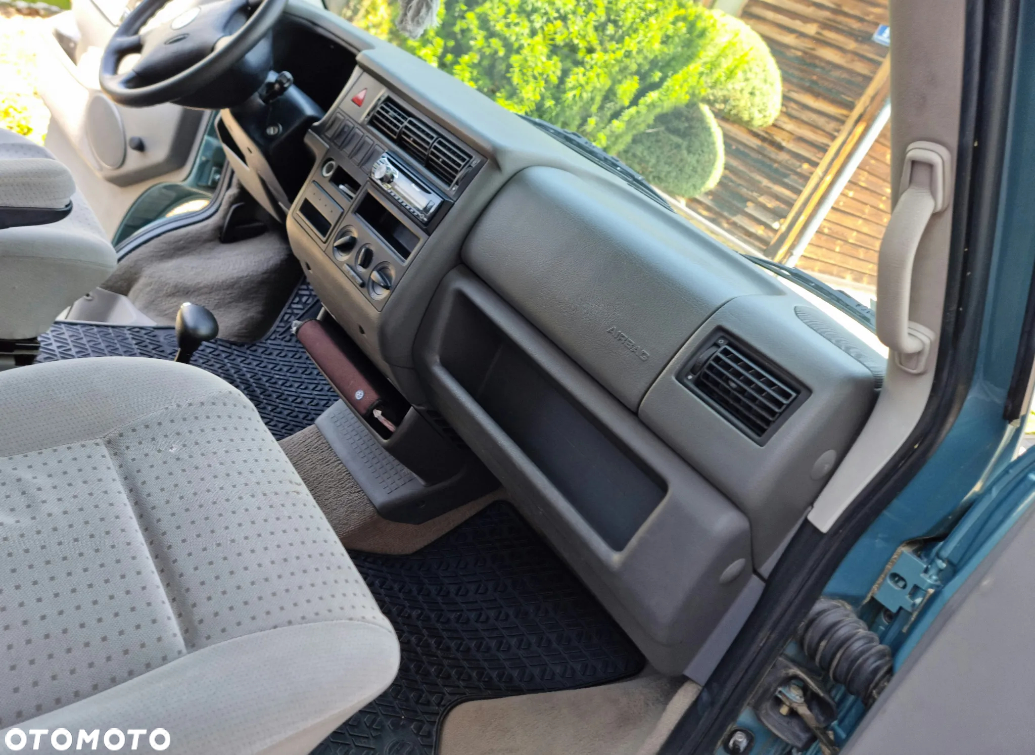 Volkswagen Multivan - 10