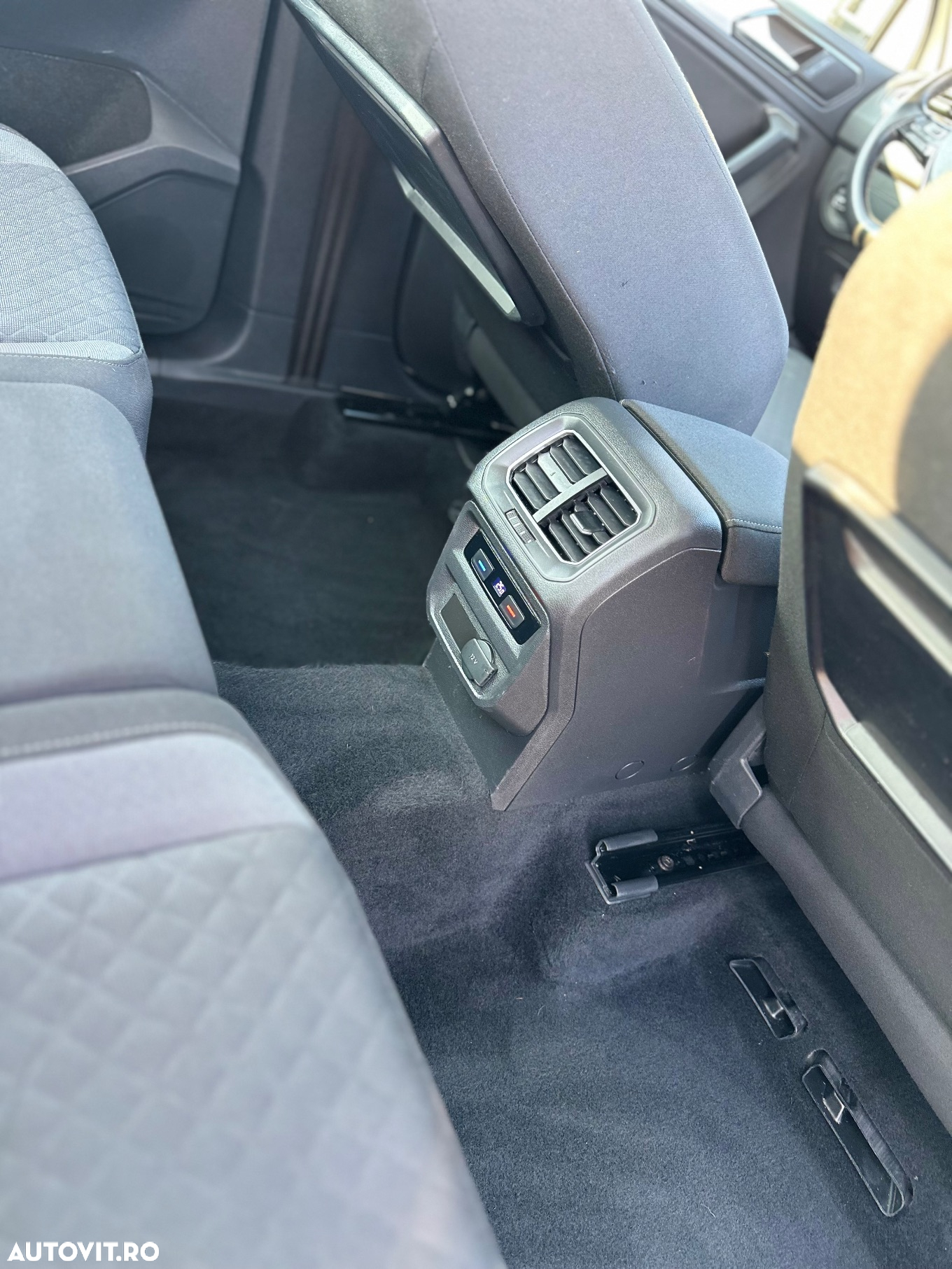 Volkswagen Tiguan 2.0 TDI 4Mot DSG Comfortline - 20