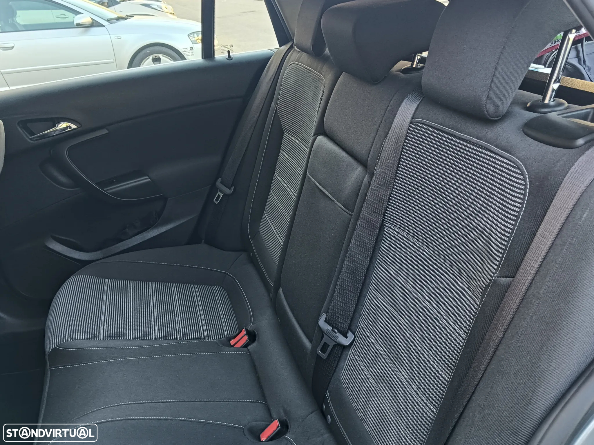 Opel Insignia Sports Tourer - 9