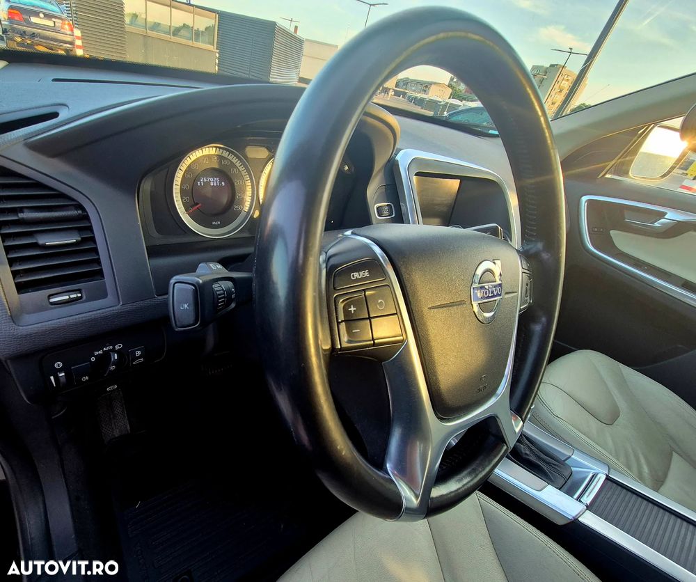 Volvo XC 60 D5 AWD Summum - 7
