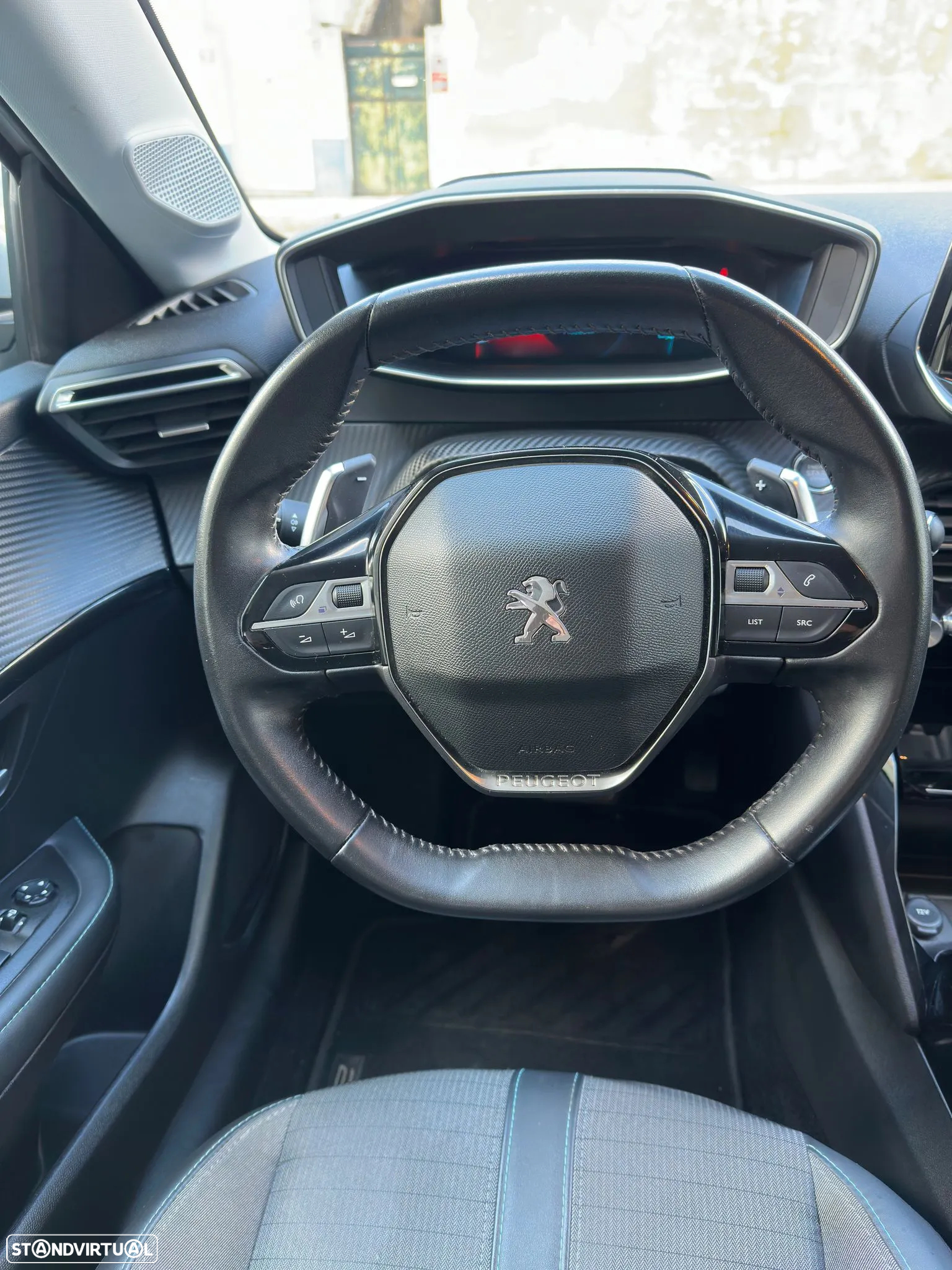 Peugeot 208 1.2 PureTech Allure EAT6 - 11
