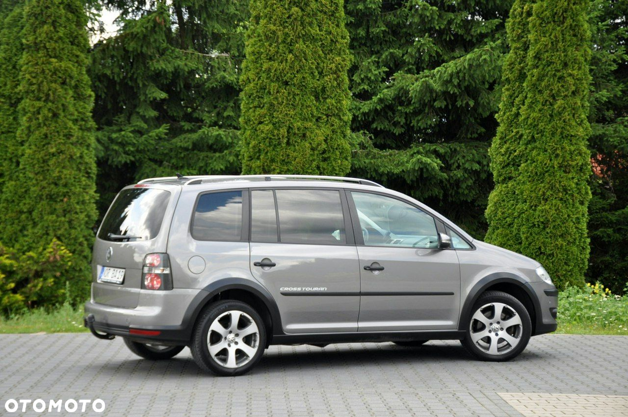 Volkswagen Touran - 5