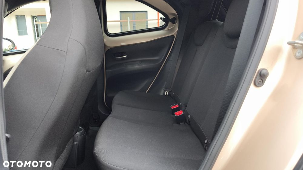 Toyota Aygo X 1.0 VVT-i Style CVT - 12