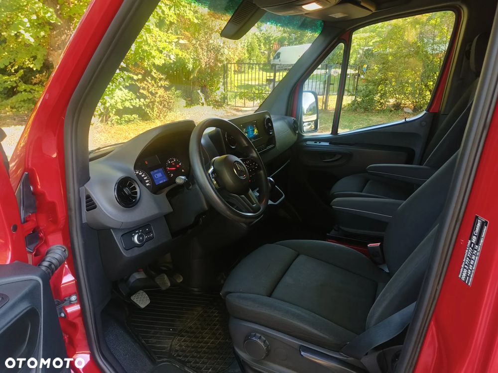 Mercedes-Benz Sprinter - 20