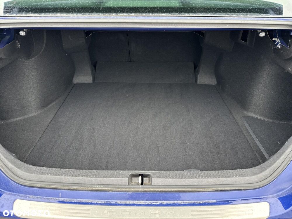 Toyota Camry 2.5 Hybrid Prestige CVT - 25