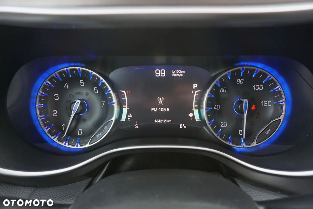 Chrysler Pacifica - 27