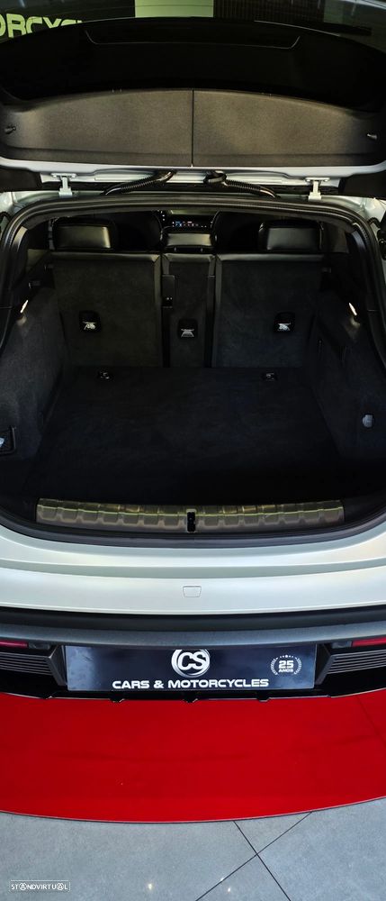Porsche Taycan Cross Turismo 4S - 52