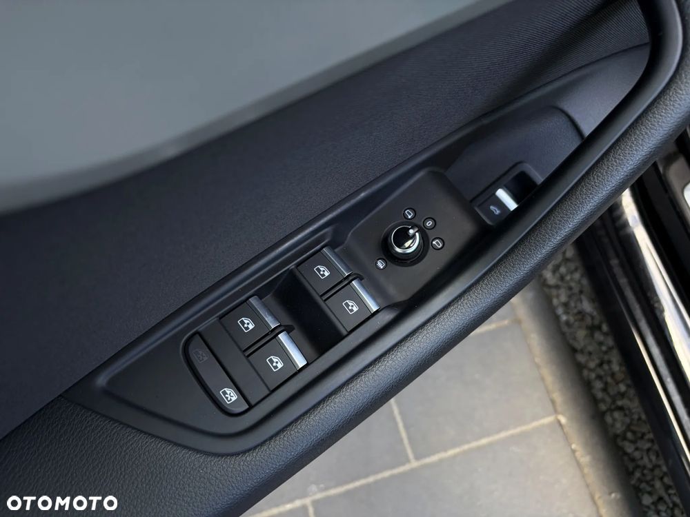 Audi A4 Avant 40 TFSI S tronic - 34