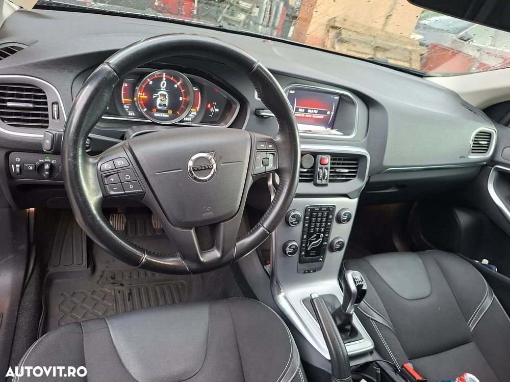 Volvo V40 D2 - 2