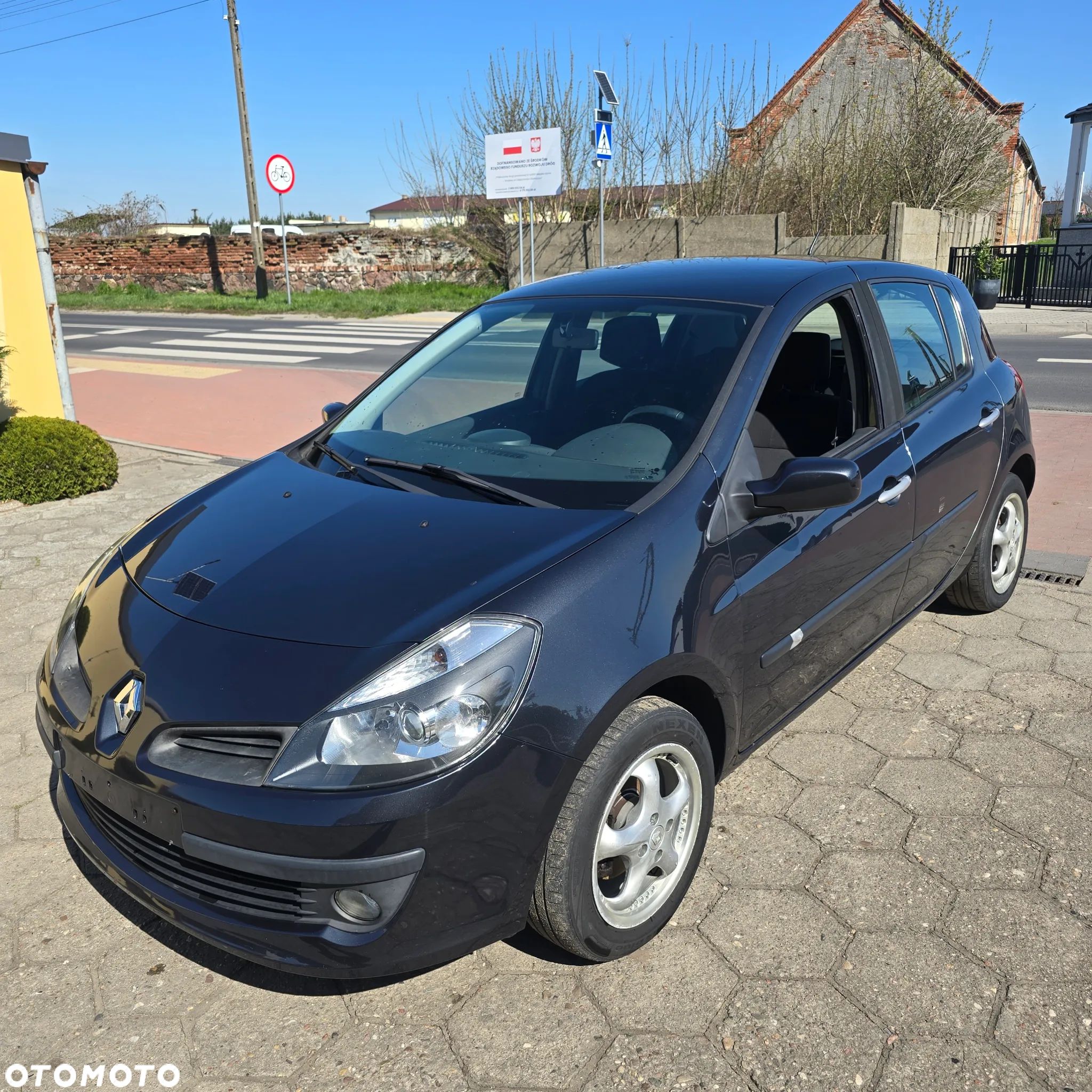 Renault Clio 1.2 16V 75 Dynamique - 1
