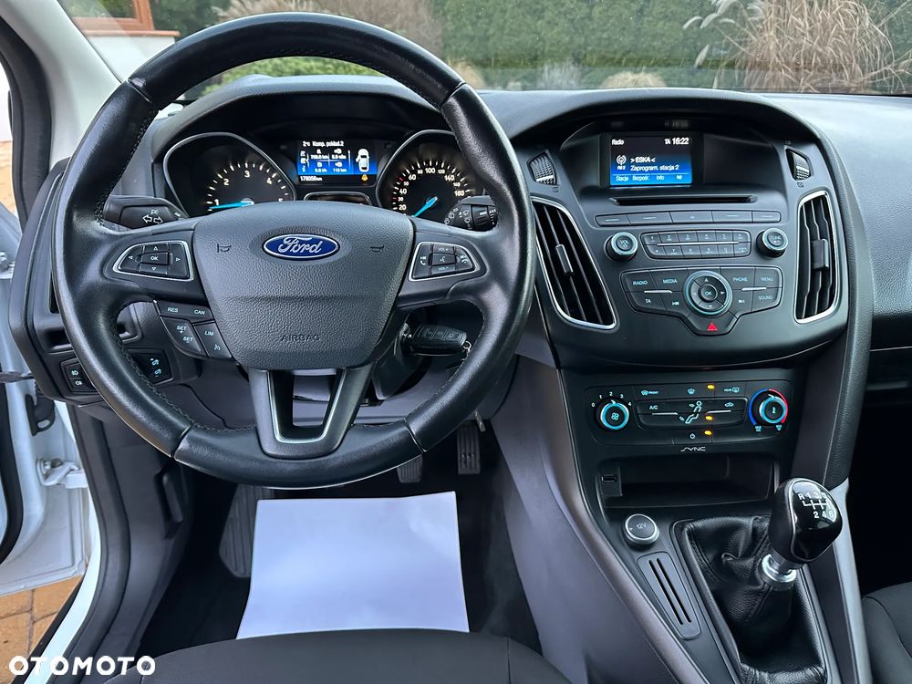 Ford Focus 1.5 EcoBlue STart-Stopp-System TITANIUM - 4