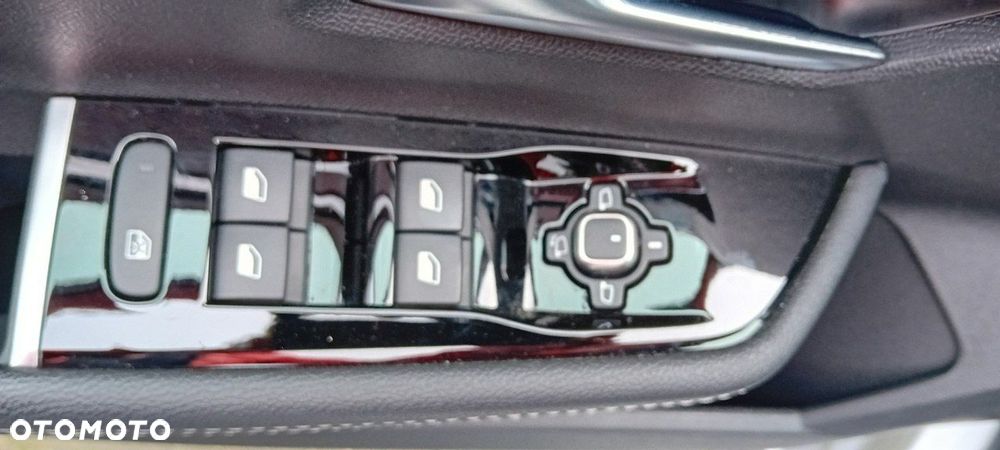 Opel Astra 1.2 T GS Line S&S - 24