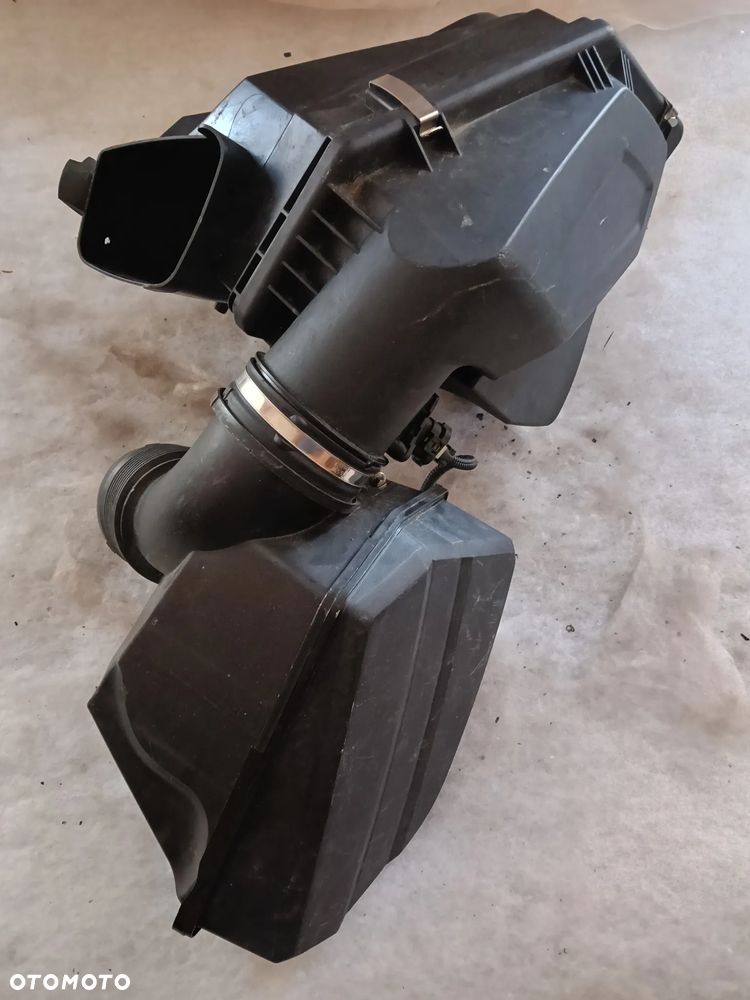 OBUDOWA FILTRA POWIETRZA REZONATOR BMW G20 G21 BENZYNA 8580424 - 1