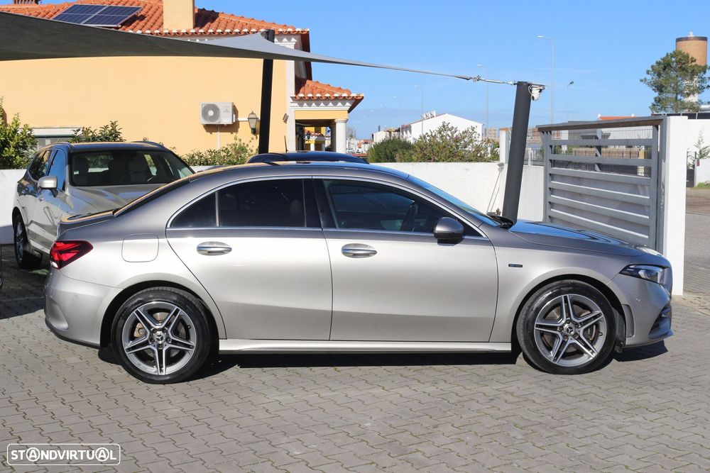 Mercedes-Benz A 250 Limousine e AMG Line - 17