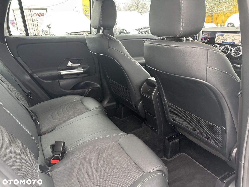 Mercedes-Benz GLA - 20