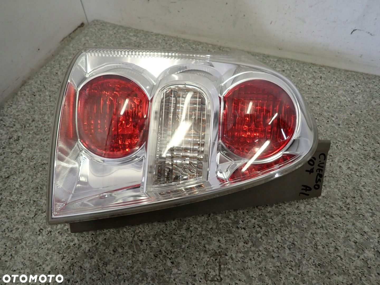 TOYOTA COROLLA VERSO 07- LAMPA TYLNA LEWA LIFT - 6