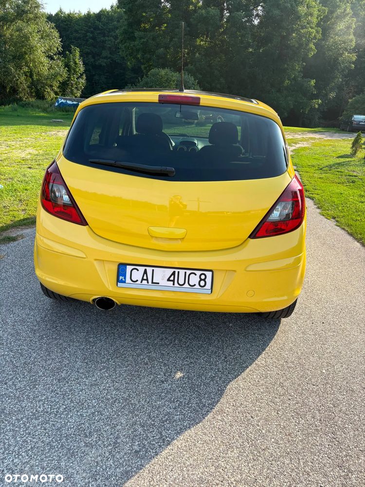 Opel Corsa 1.4 16V Color Edition - 11