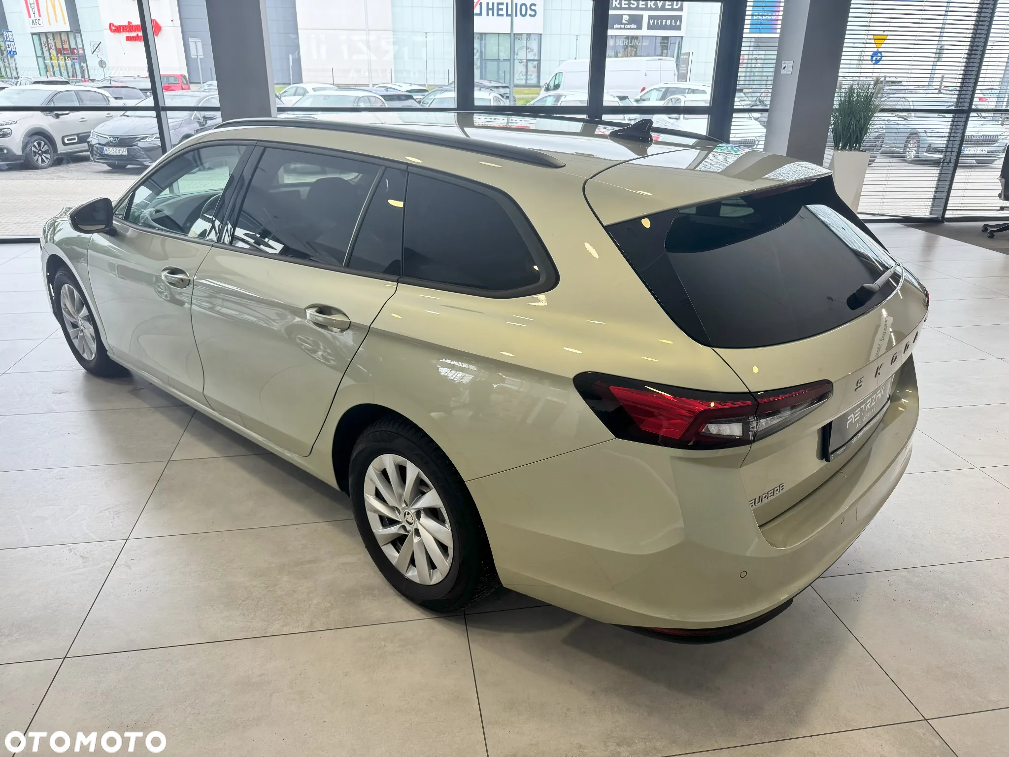 Skoda Superb 2.0 TDI SCR Essence DSG - 4