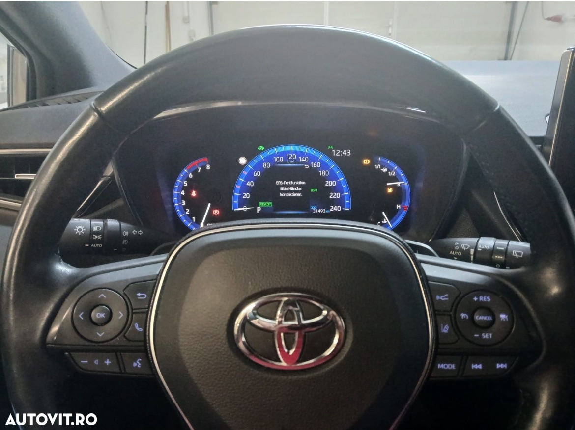 Toyota Corolla 2.0 Hybrid Touring Sports Team Deutschland - 10