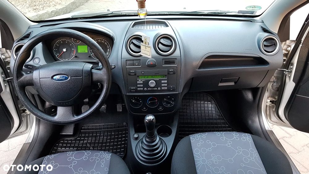 Ford Fiesta 1.25 Trend - 24
