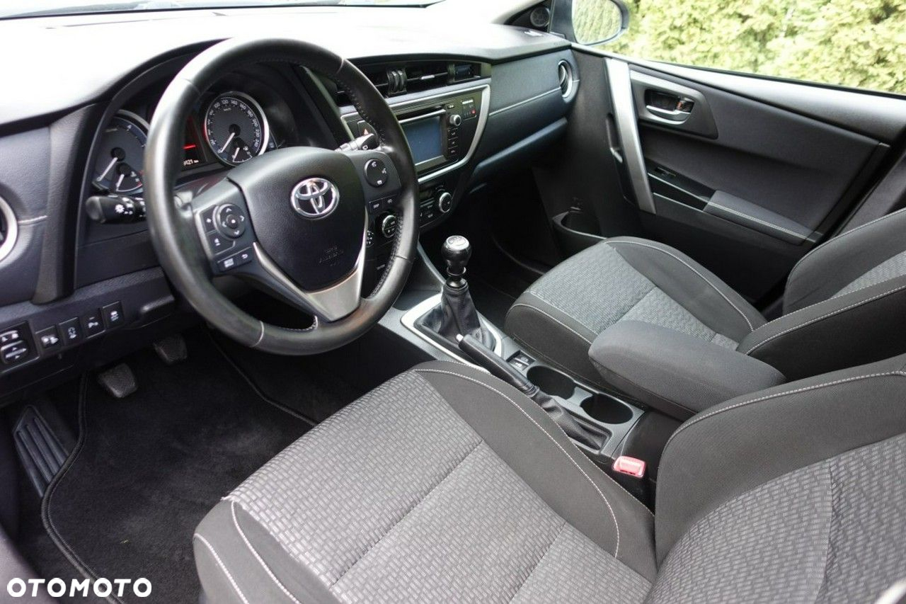 Toyota Auris - 11