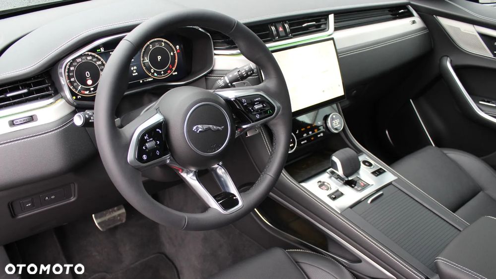 Jaguar F-Pace - 9