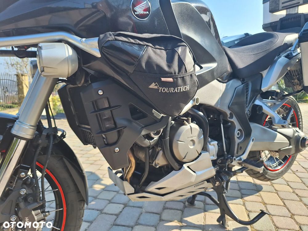 Honda VFR - 13