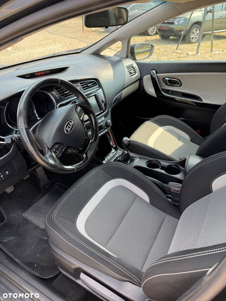 Kia Ceed - 9