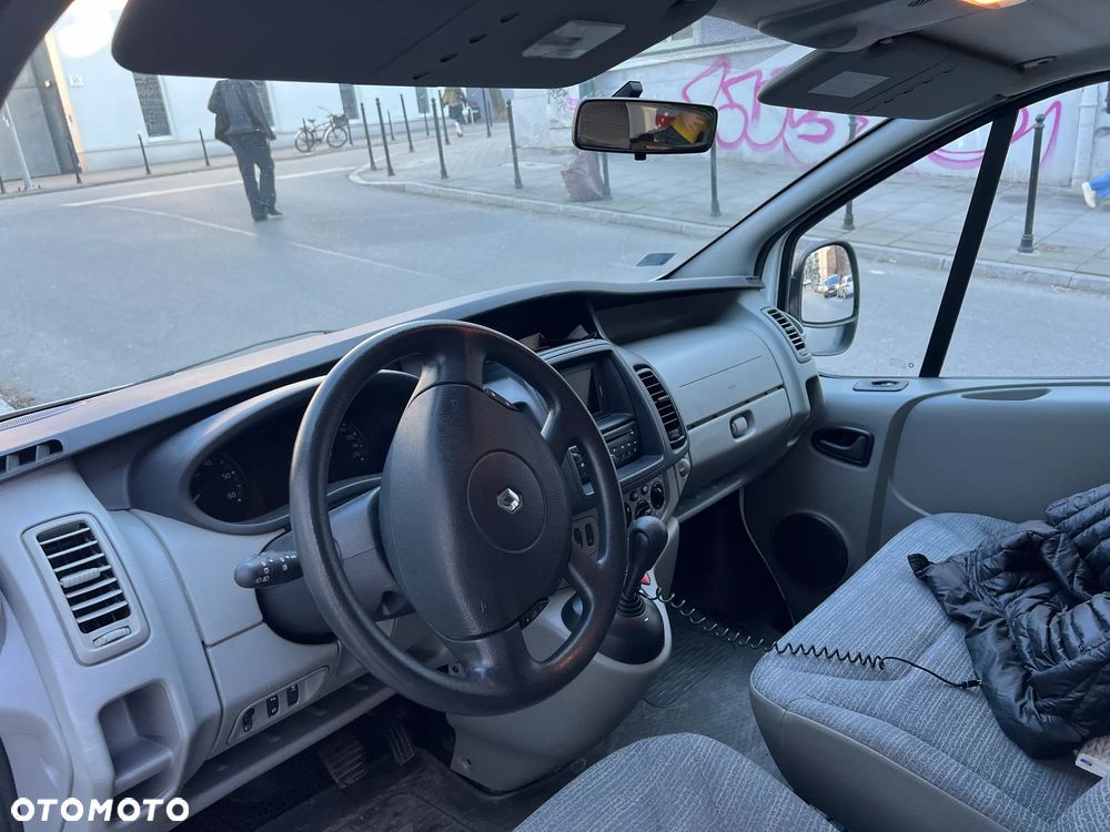 Renault TRAFIC - 4