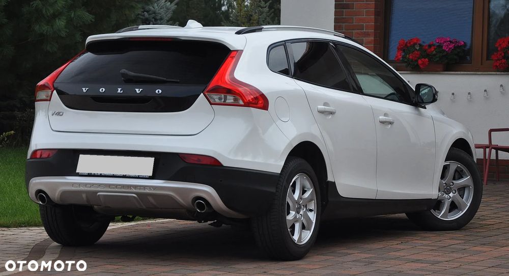 Volvo V40 Cross Country - 16