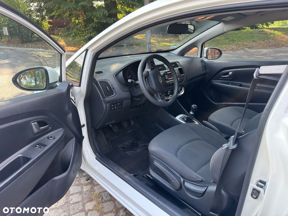 Kia Rio 1.2 Attract - 5