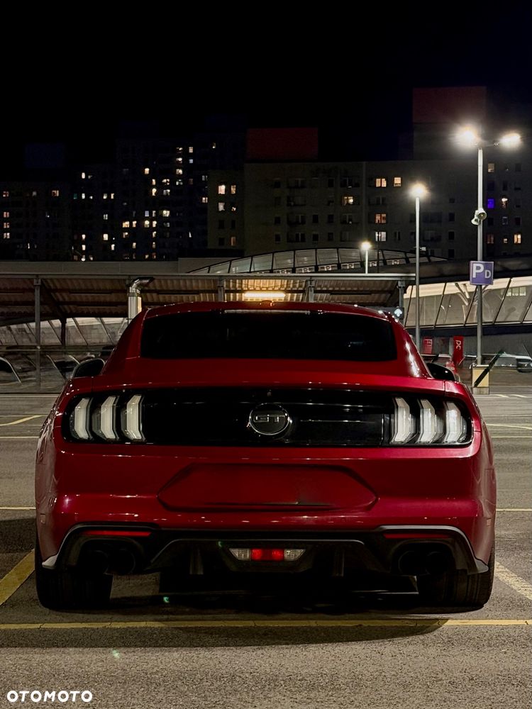 Ford Mustang - 4