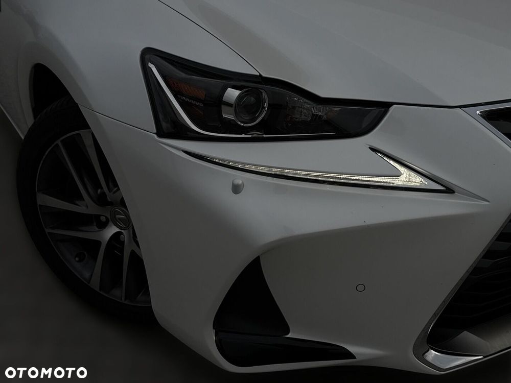 Lexus IS - 21