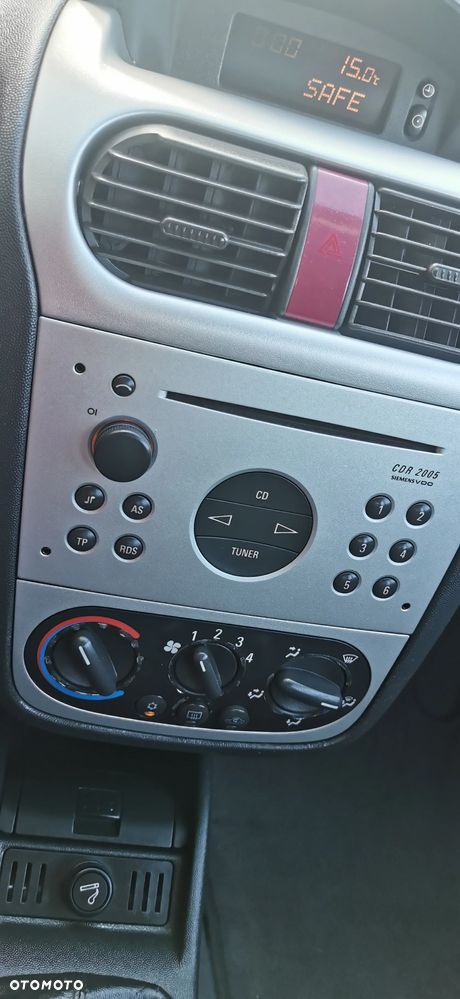 Opel Corsa 1.2 16V Enjoy - 18